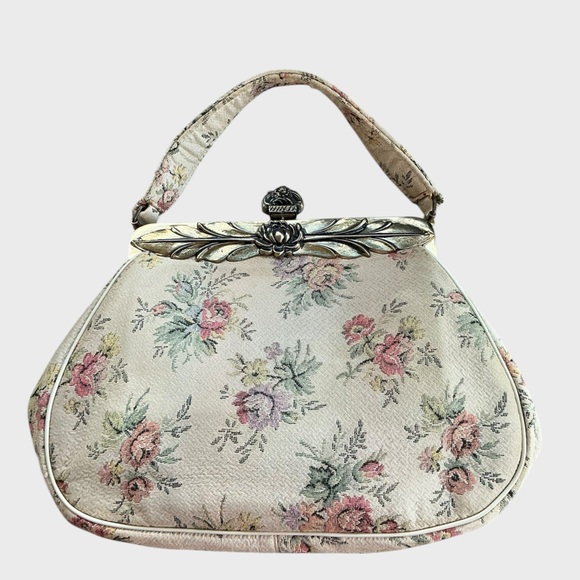 vintage Handbags - Vintage Floral Tapestry Handbag Purse with Gold Tone Hardware